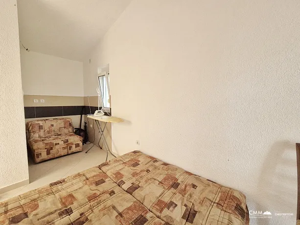 Panoramik manzaralı ve yüzme havuzlu ev